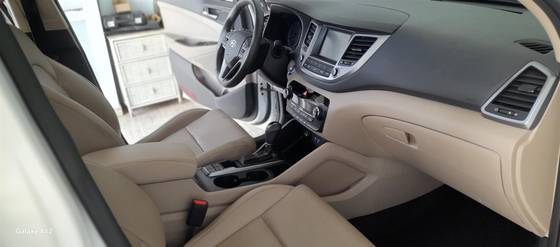 HYUNDAI TUCSON 1.6 16V T-GDI GASOLINA GLS ECOSHIFT HYUNDAI TUCSON 1.6 16V T-GDI GASOLINA GLS ECOSHIFT